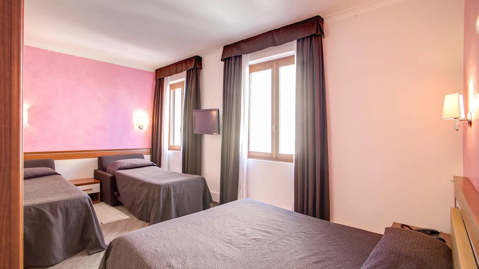 Hotel Roma Tiburtina Metro 3*,