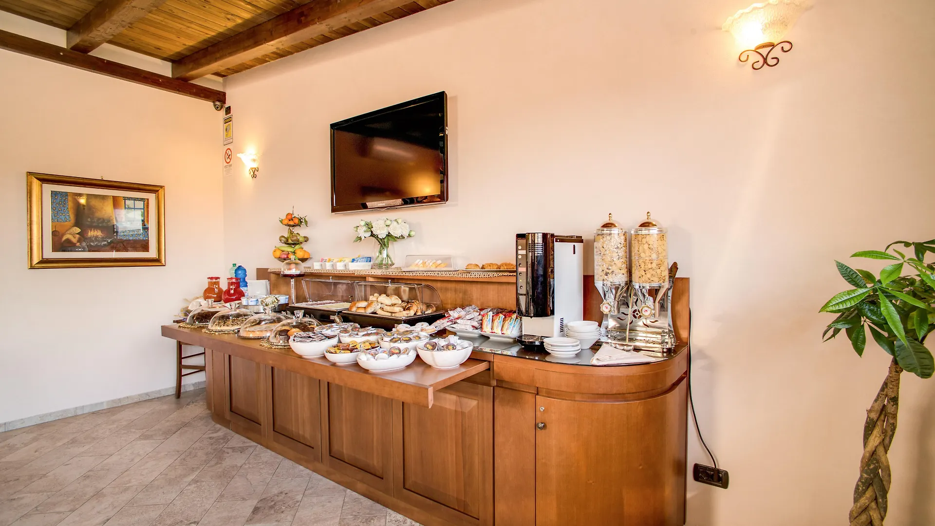 Hotel Roma Tiburtina Metro 3*, Рим